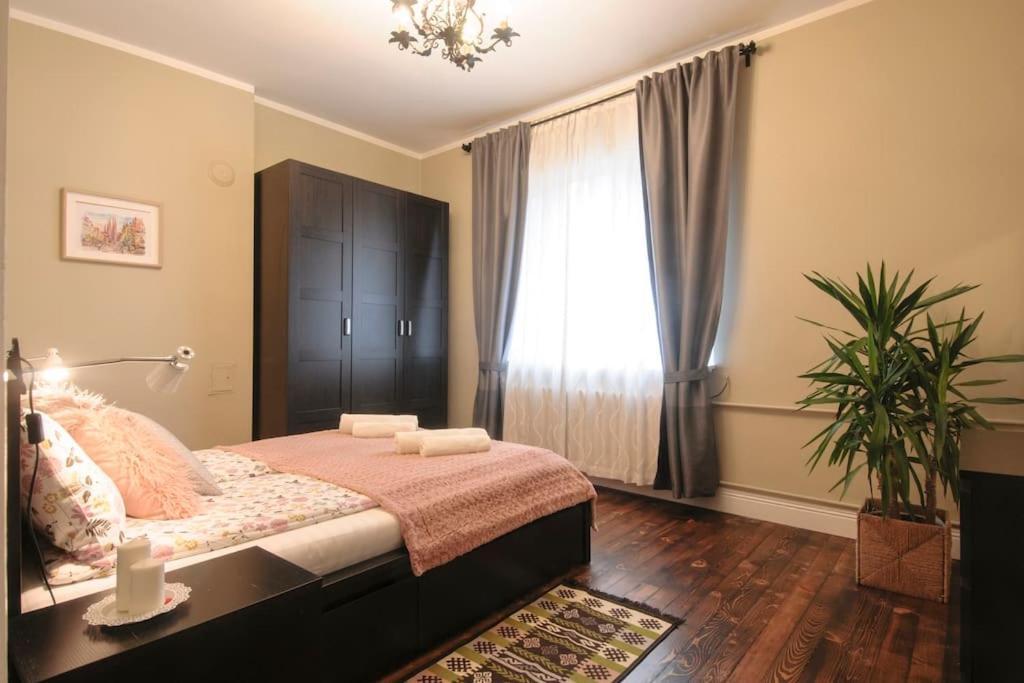 3 Bdr - Top Center Artistic Apartment - 115 M2 София Экстерьер фото